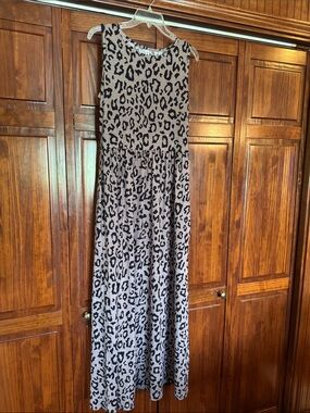 NWOT Sleeveless Leopard Print Maxi Dress - Taupe & Black